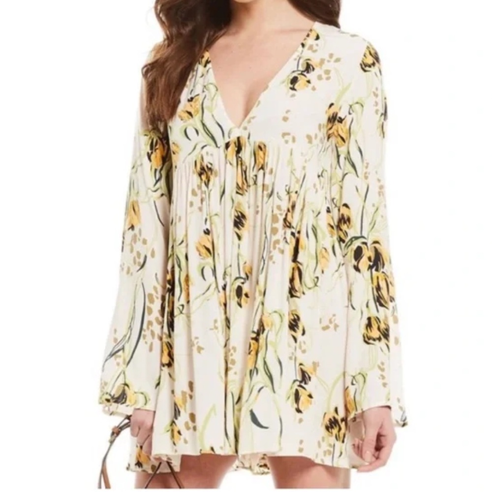 NWOT - Free People -  Bella Bell Sleeve V-Neck Tunic Top - M